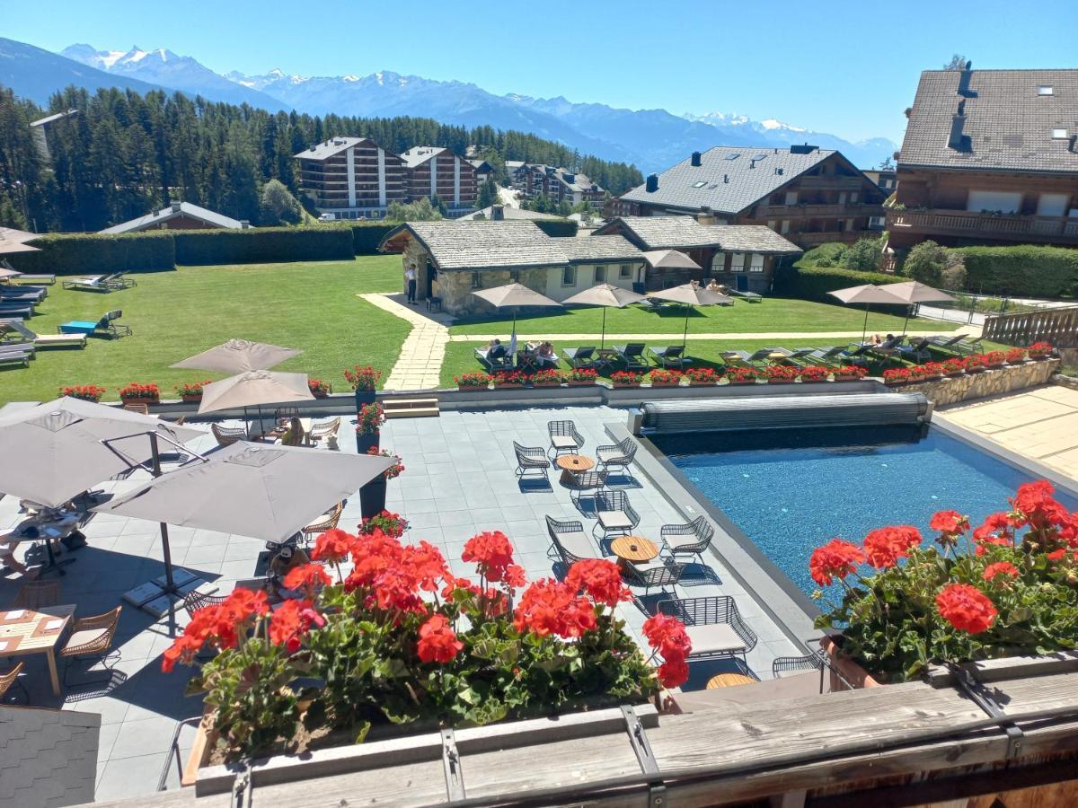 Apartment 24 Hotel Etrier Pool & Spa クラン エクステリア 写真
