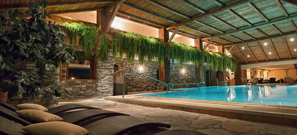Apartment 24 Hotel Etrier Pool & Spa クラン エクステリア 写真